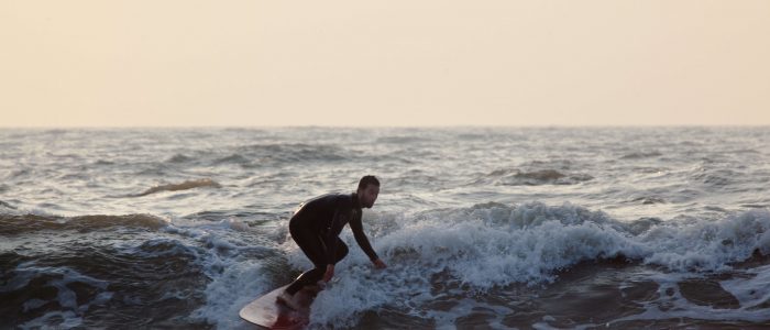 Surfer in zee